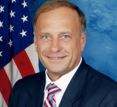 Breaking-News article about steve king thinks google is iphone